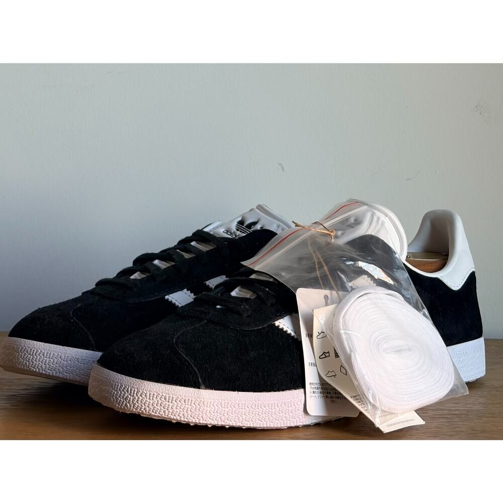 Men’s Adidas Originals Gazelle Suede Sneakers - US 8.5 - NWT